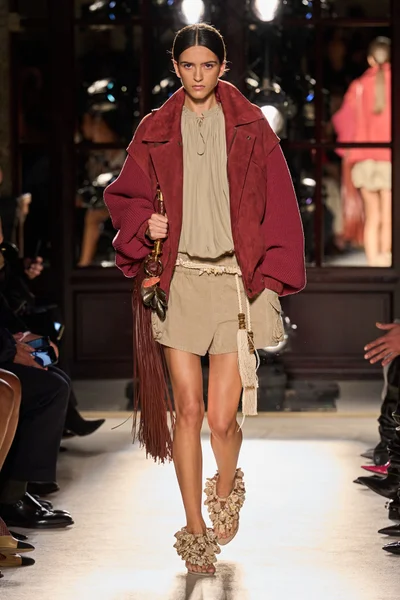 Look 13